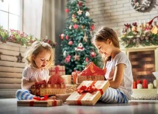 Kako odabrati pravi poklon za dete deca, poklon, praznici, roditeljstvo, igra, kreativnost, učenje kroz igru, rast i razvoj